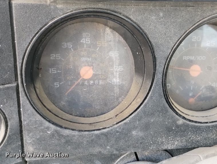 image for item DN6379 1989 GMC 7000  bucket truck