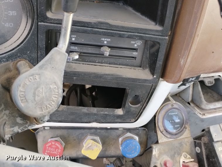 image for item DN6379 1989 GMC 7000  bucket truck