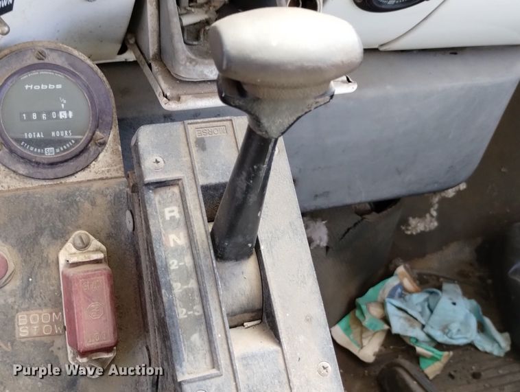 image for item DN6379 1989 GMC 7000  bucket truck