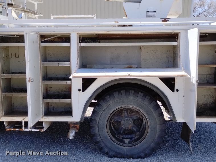 image for item DN6379 1989 GMC 7000  bucket truck