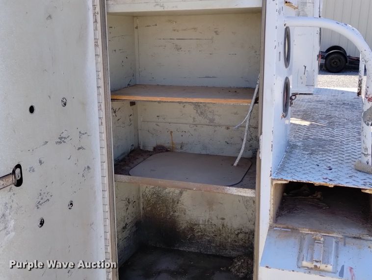 image for item DN6379 1989 GMC 7000  bucket truck