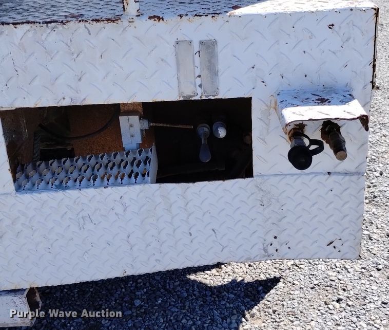 image for item DN6379 1989 GMC 7000  bucket truck