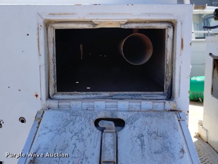 image for item DN6379 1989 GMC 7000  bucket truck