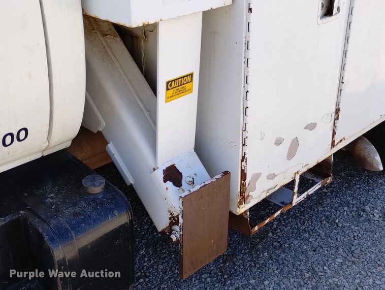 image for item DN6379 1989 GMC 7000  bucket truck