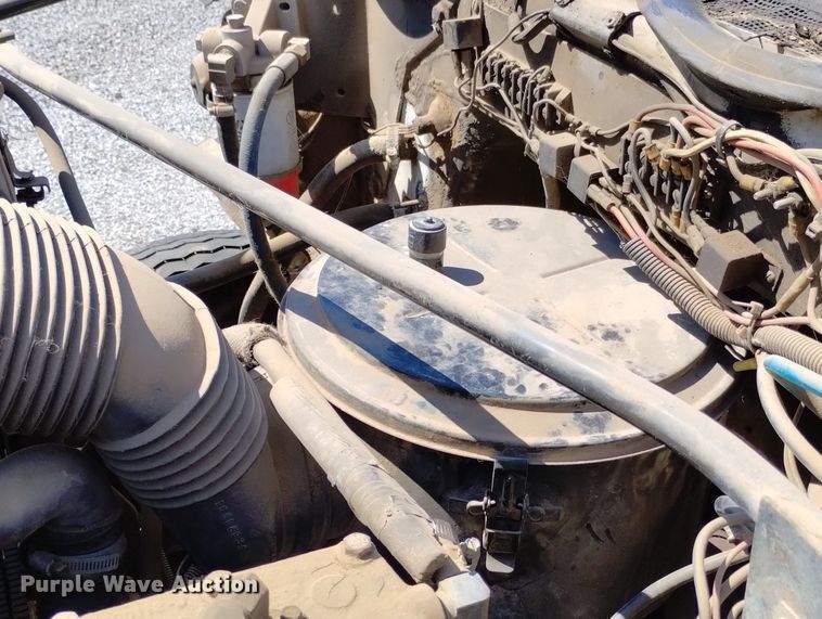 image for item DN6379 1989 GMC 7000  bucket truck