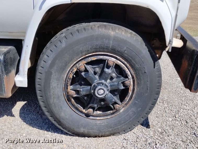 image for item DN6379 1989 GMC 7000  bucket truck