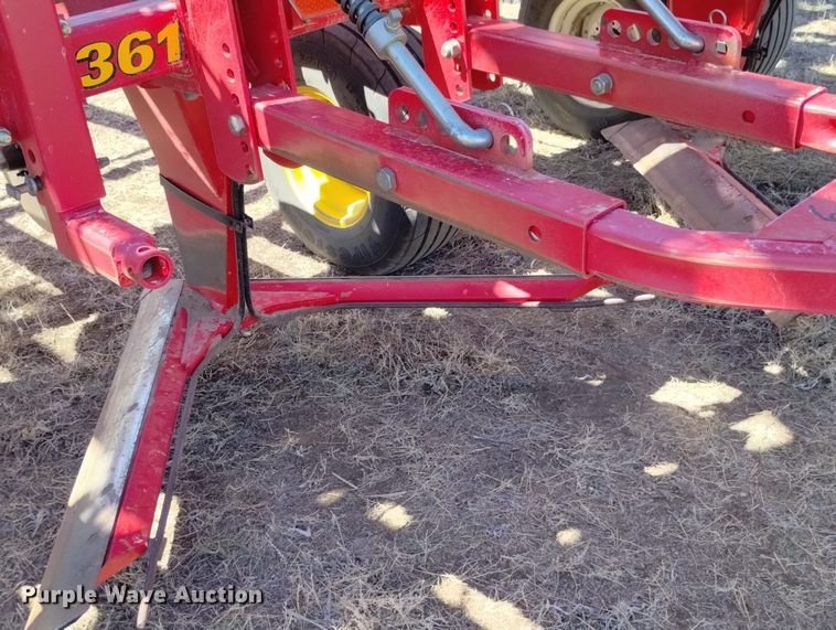 image for item DN6382 2012 Sunflower 3612  sweep plow