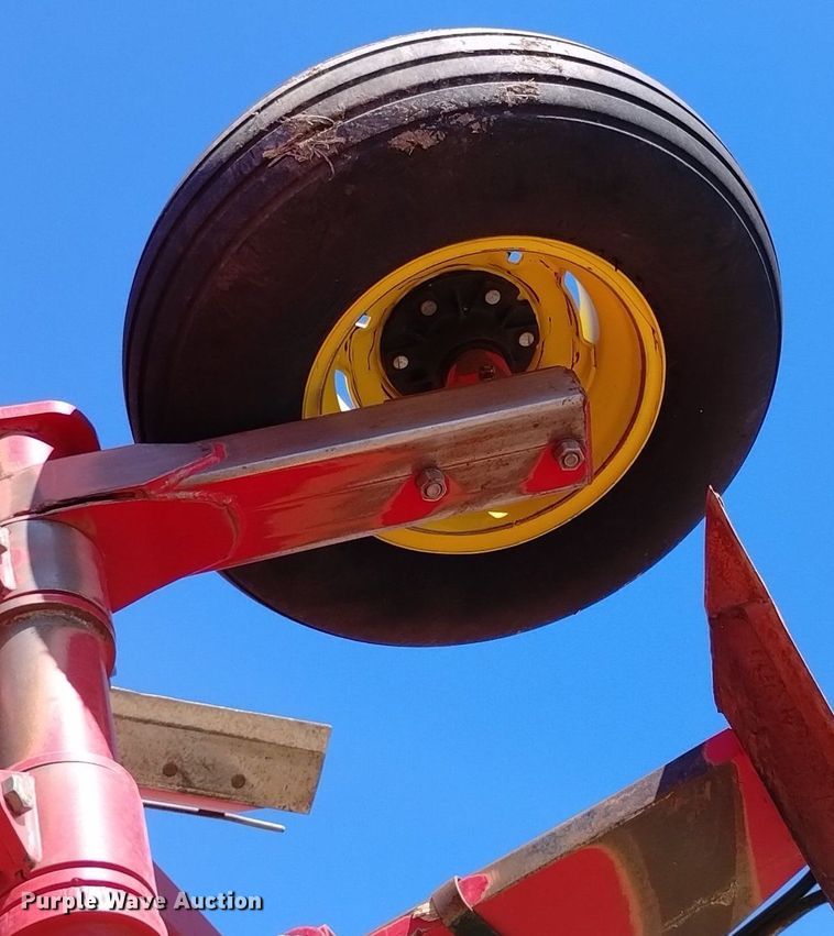 image for item DN6382 2012 Sunflower 3612  sweep plow