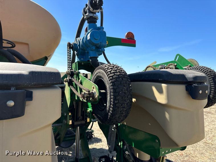 image for item DN6383 2020 Great Plains PL5700  no-till planter