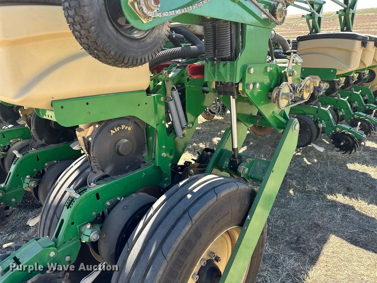 image for item DN6383 2020 Great Plains PL5700  no-till planter