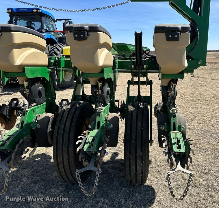 image for item DN6383 2020 Great Plains PL5700  no-till planter