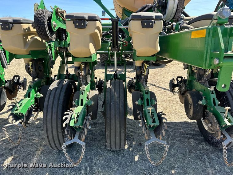 image for item DN6383 2020 Great Plains PL5700  no-till planter