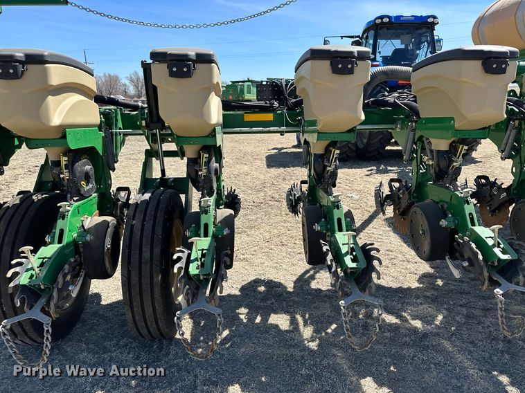 image for item DN6383 2020 Great Plains PL5700  no-till planter