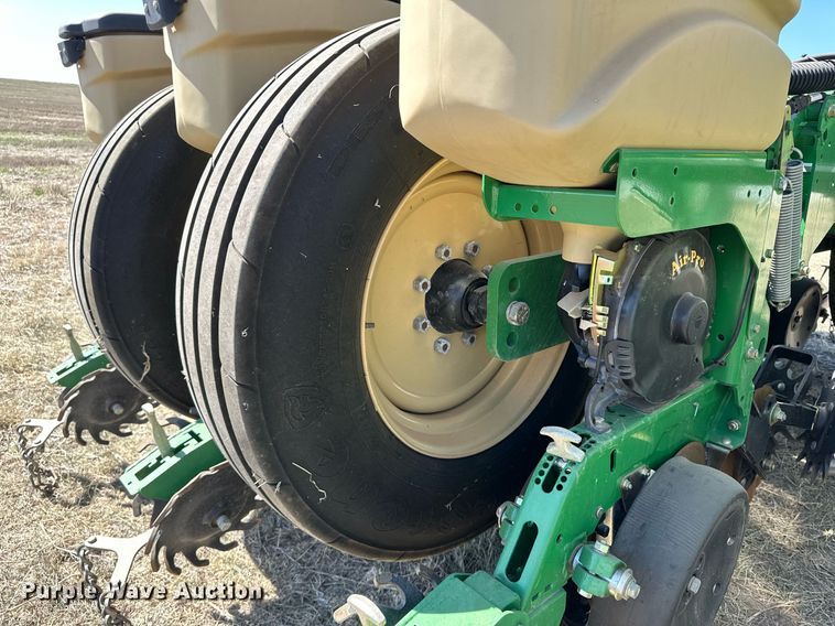 image for item DN6383 2020 Great Plains PL5700  no-till planter