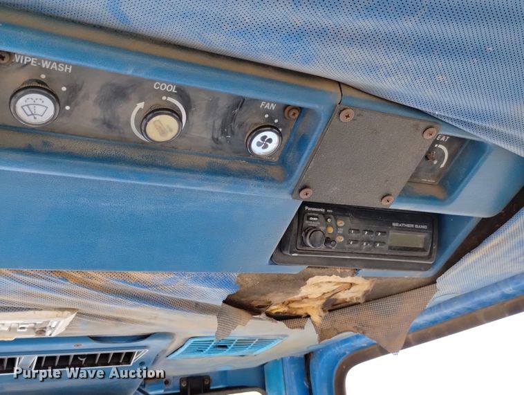 image for item DN6384 1980 Ford TW30  tractor