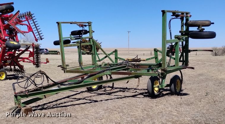 image for item DN6385 John Deere 1600  chisel