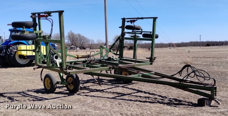 image for item DN6385 John Deere 1600  chisel