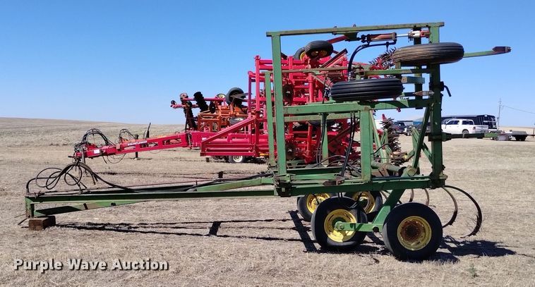 image for item DN6385 John Deere 1600  chisel