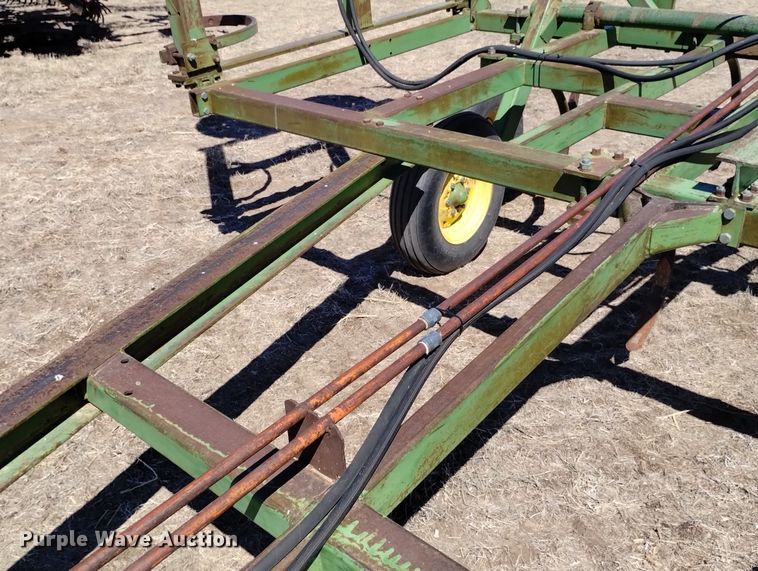 image for item DN6385 John Deere 1600  chisel