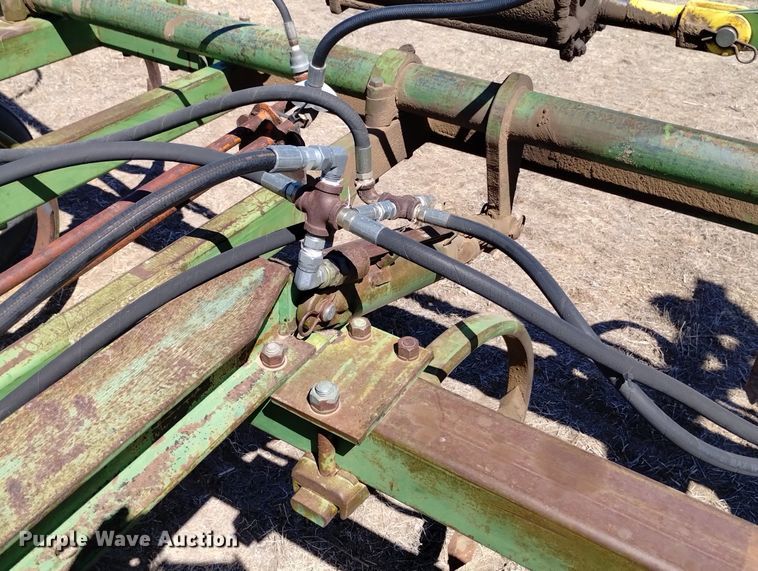 image for item DN6385 John Deere 1600  chisel