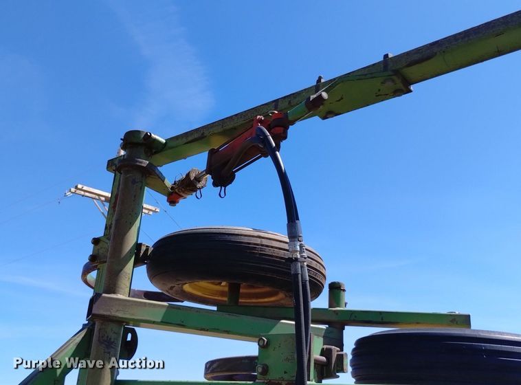 image for item DN6385 John Deere 1600  chisel