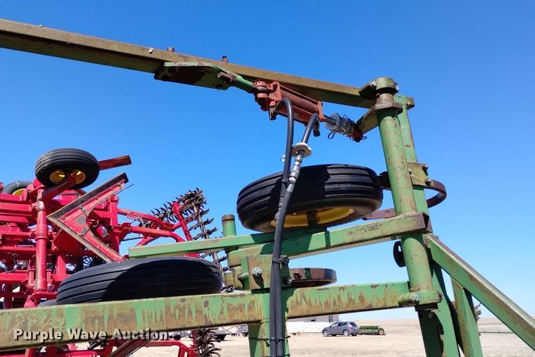 image for item DN6385 John Deere 1600  chisel