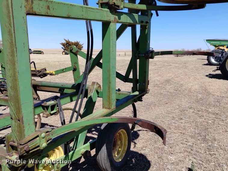 image for item DN6385 John Deere 1600  chisel