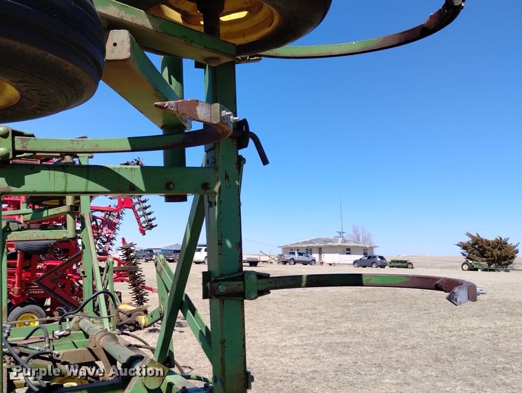 image for item DN6385 John Deere 1600  chisel