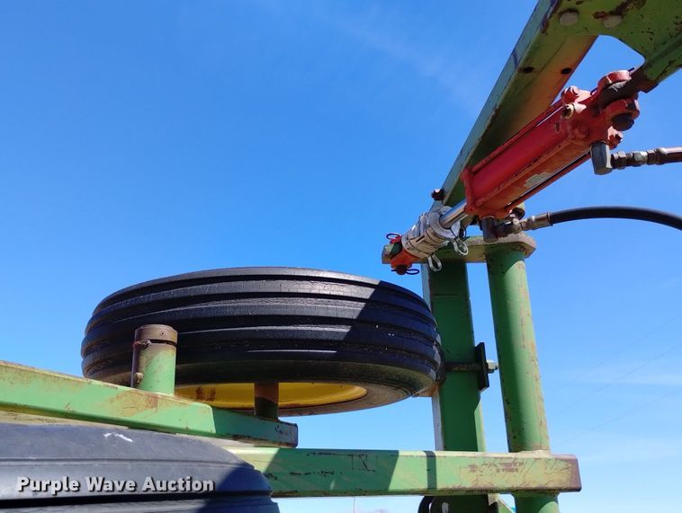 image for item DN6385 John Deere 1600  chisel