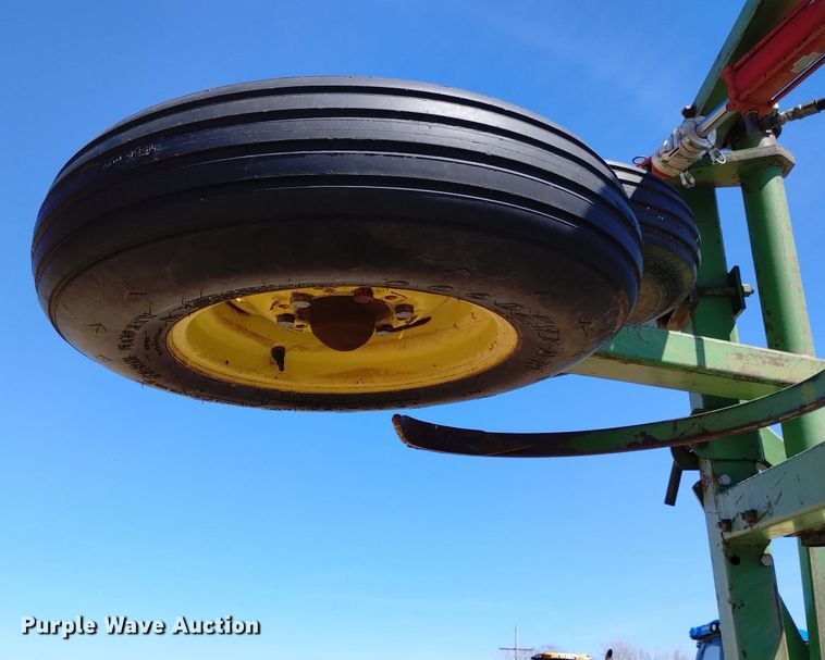 image for item DN6385 John Deere 1600  chisel