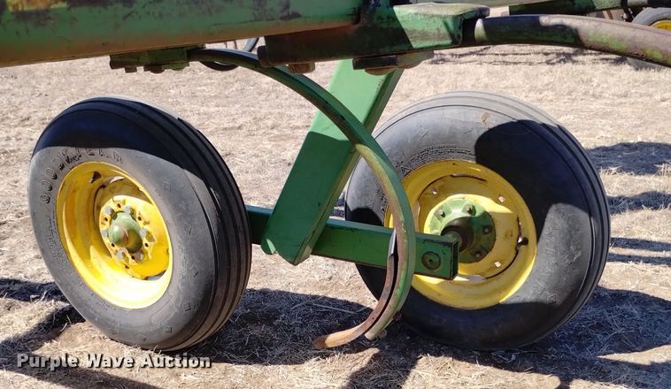 image for item DN6385 John Deere 1600  chisel