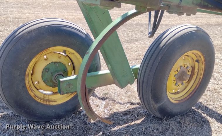 image for item DN6385 John Deere 1600  chisel