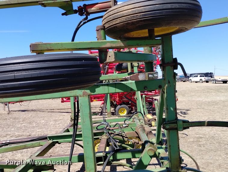 image for item DN6385 John Deere 1600  chisel