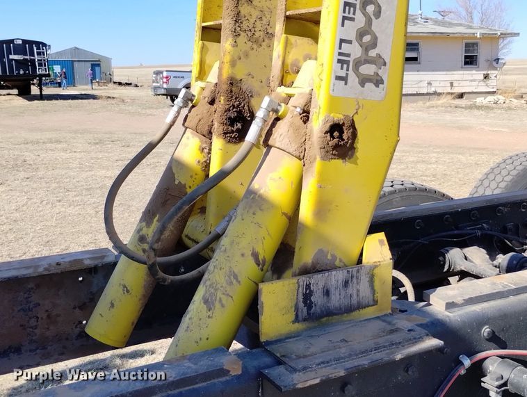 image for item DN6386 1994 Kenworth T800  grain truck