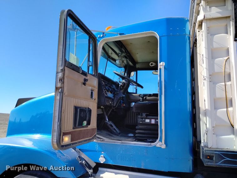 image for item DN6386 1994 Kenworth T800  grain truck