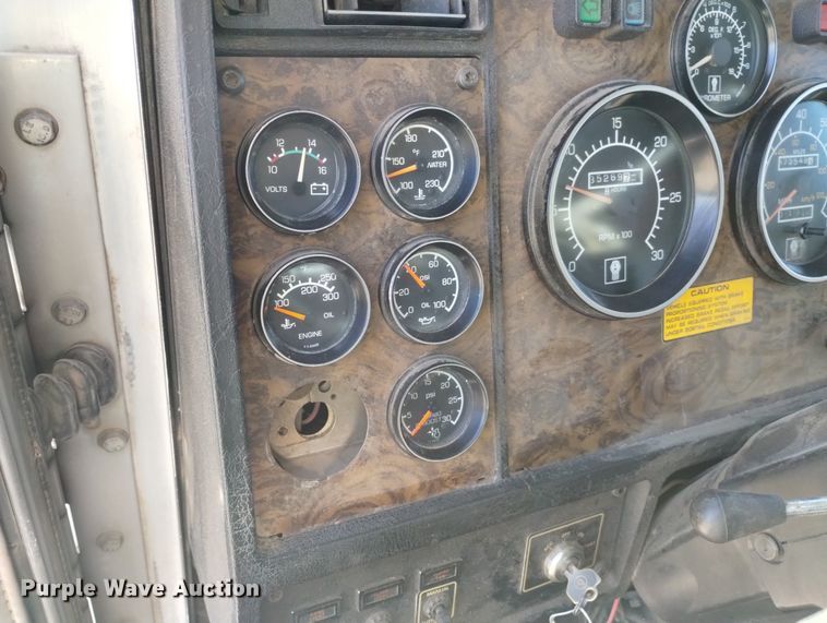 image for item DN6386 1994 Kenworth T800  grain truck