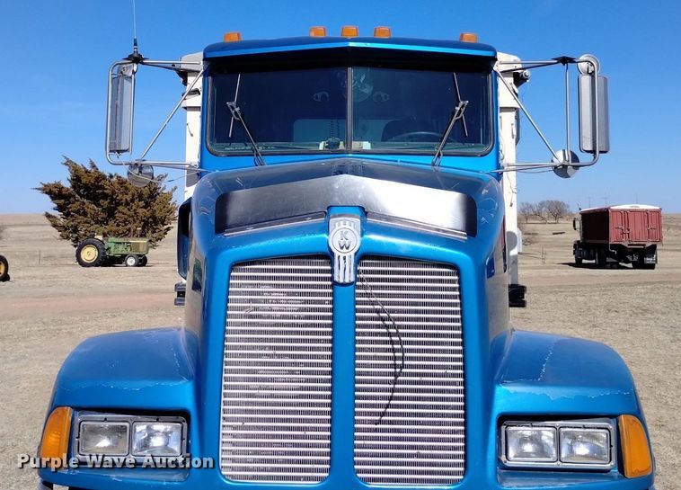 image for item DN6386 1994 Kenworth T800  grain truck