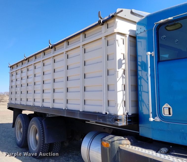 image for item DN6386 1994 Kenworth T800  grain truck