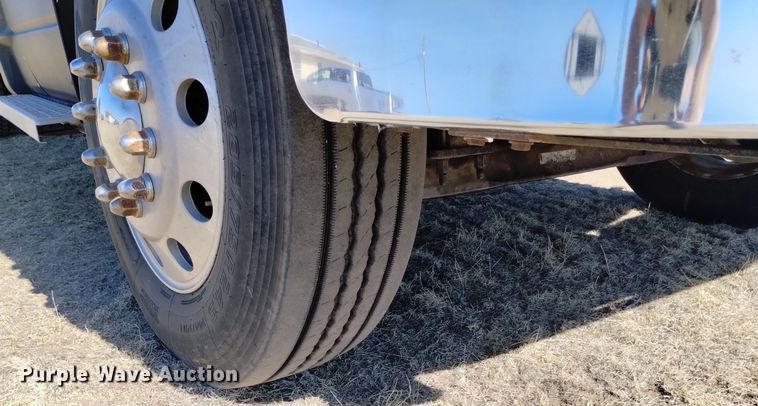 image for item DN6386 1994 Kenworth T800  grain truck