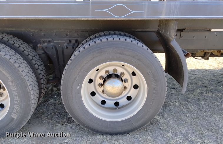 image for item DN6386 1994 Kenworth T800  grain truck