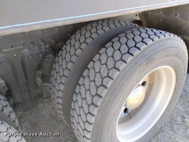 image for item DN6386 1994 Kenworth T800  grain truck