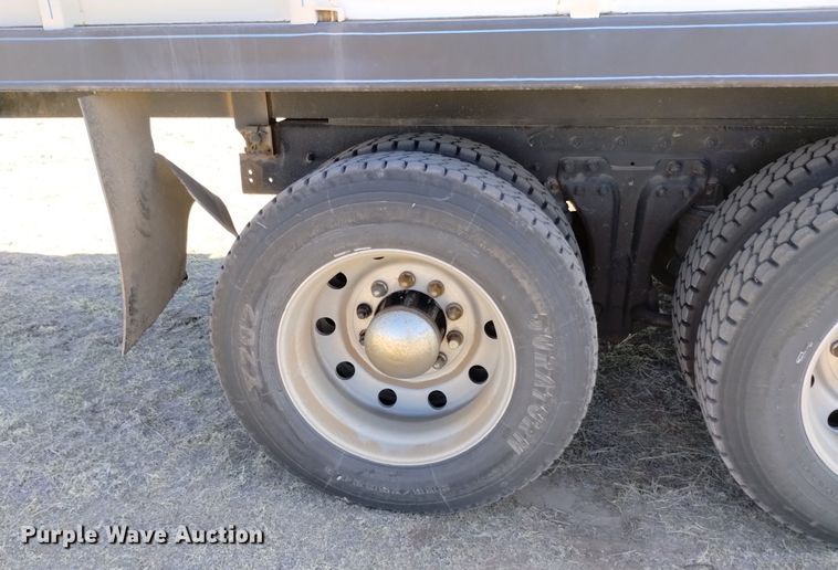 image for item DN6386 1994 Kenworth T800  grain truck