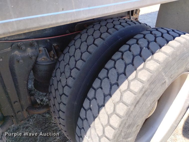 image for item DN6386 1994 Kenworth T800  grain truck