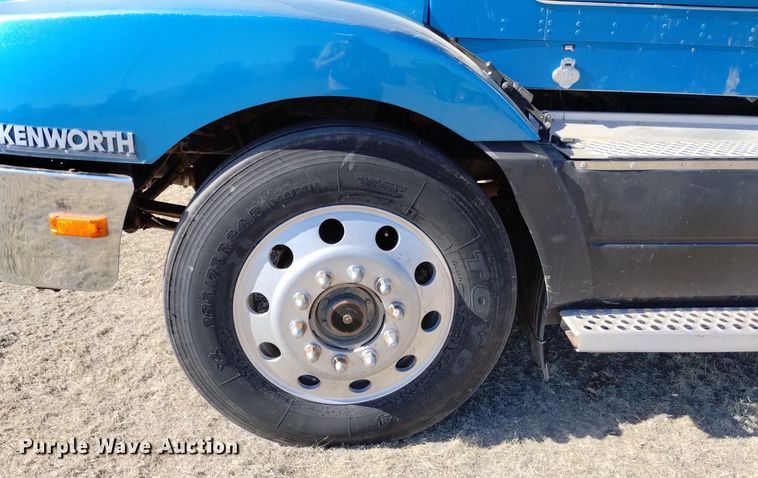 image for item DN6386 1994 Kenworth T800  grain truck