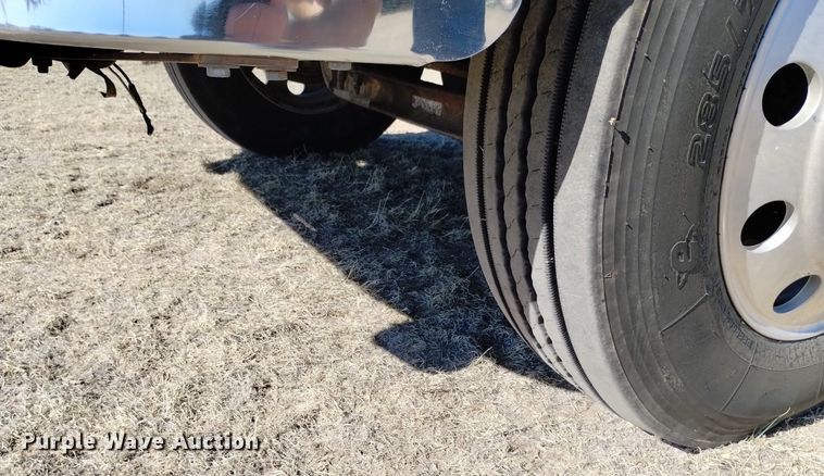 image for item DN6386 1994 Kenworth T800  grain truck