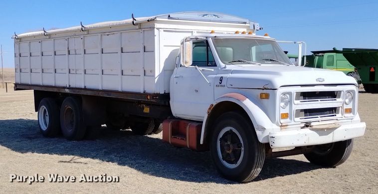 image for item DN6387 1972 Chevrolet C60  grain truck