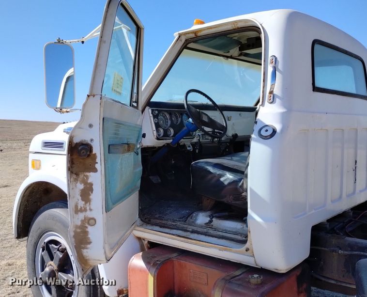 image for item DN6387 1972 Chevrolet C60  grain truck