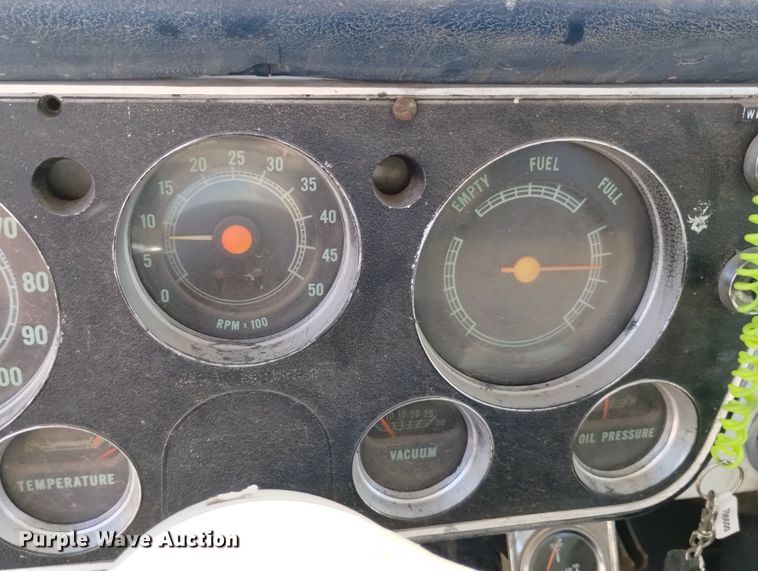 image for item DN6387 1972 Chevrolet C60  grain truck