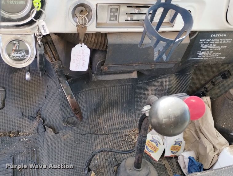 image for item DN6387 1972 Chevrolet C60  grain truck