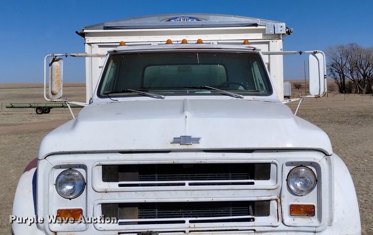 image for item DN6387 1972 Chevrolet C60  grain truck